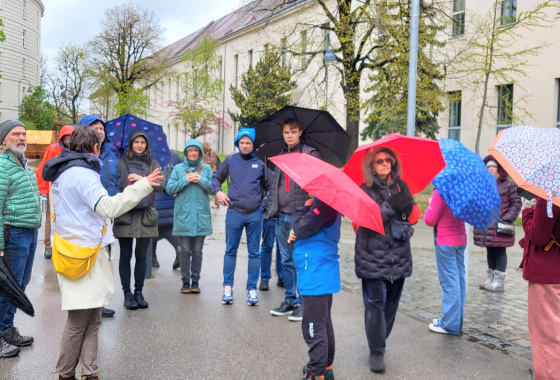 LET´S EXPLORE THE AREA AROUND VOTIV CHURCH AND THE OLD GENERAL HOSPITAL 19